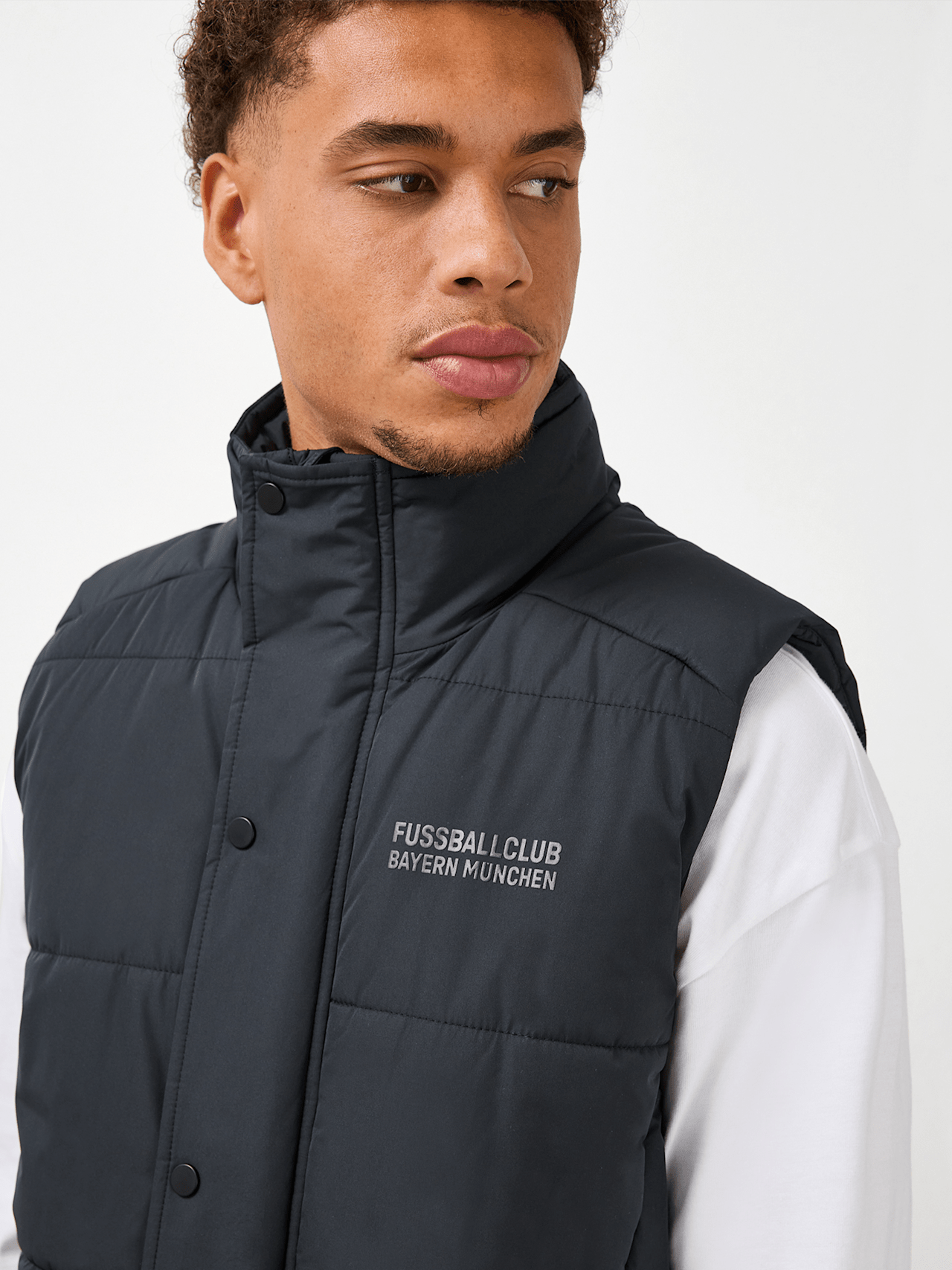 Premium Essentials Quilted Vest detail 5