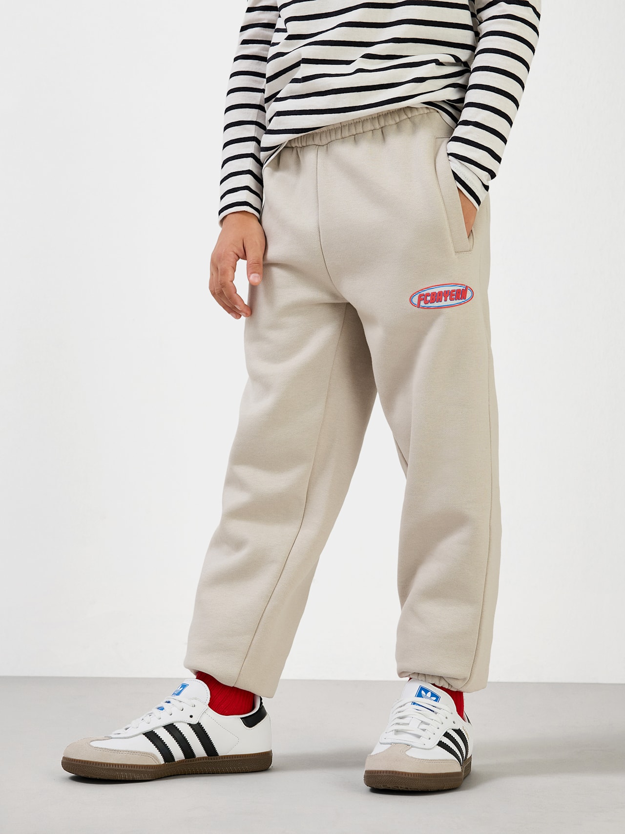 Sweatpant Season detail 5
