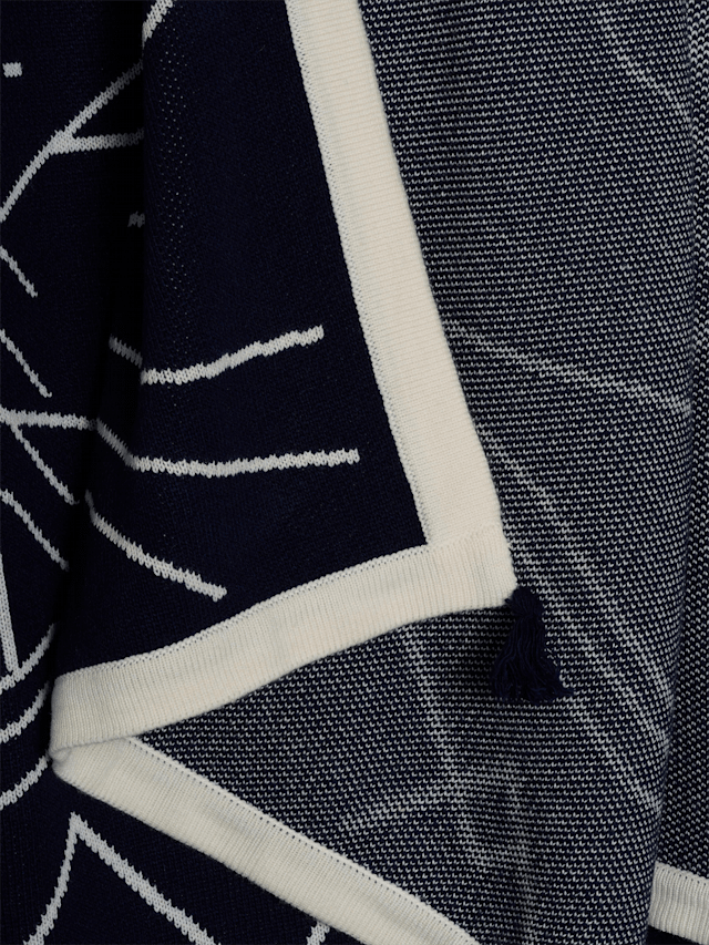 Knitted winter blanket Official FC Bayern Munich Store