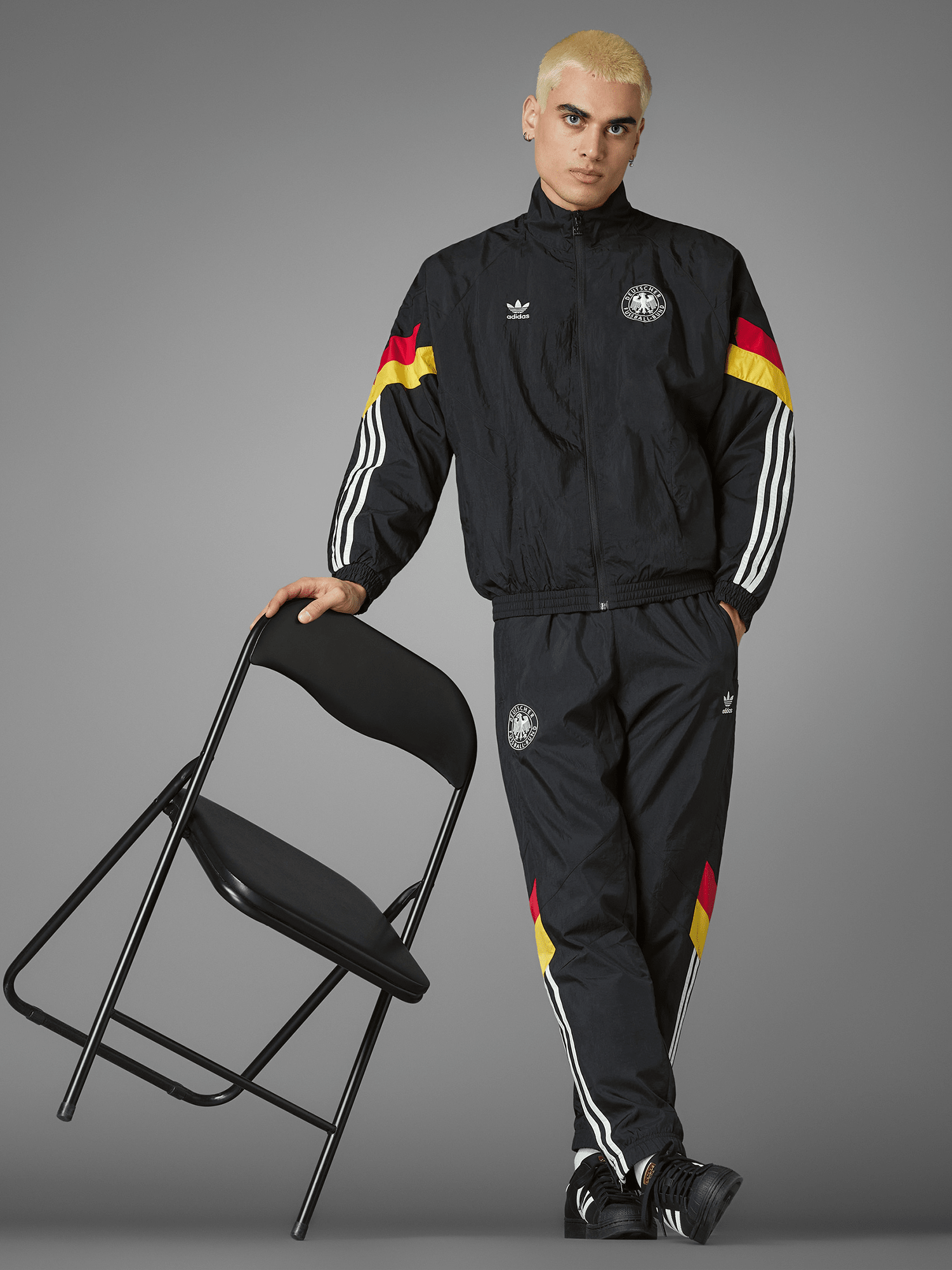 Men Rertro Track Top DFB black | Official FC Bayern Munich Store