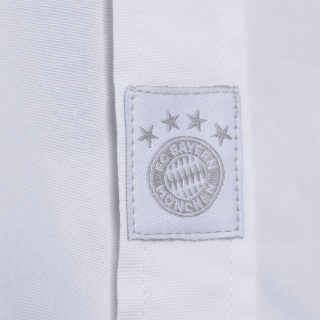 Camisa con escudo Camisa con escudo