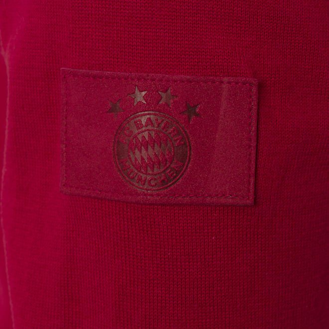 Knitted Pullover Emblem Knitted Pullover Emblem