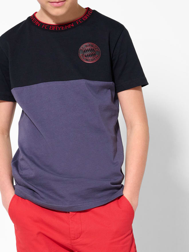 Kinder T-Shirt Black & Red Kinder T-Shirt Black & Red