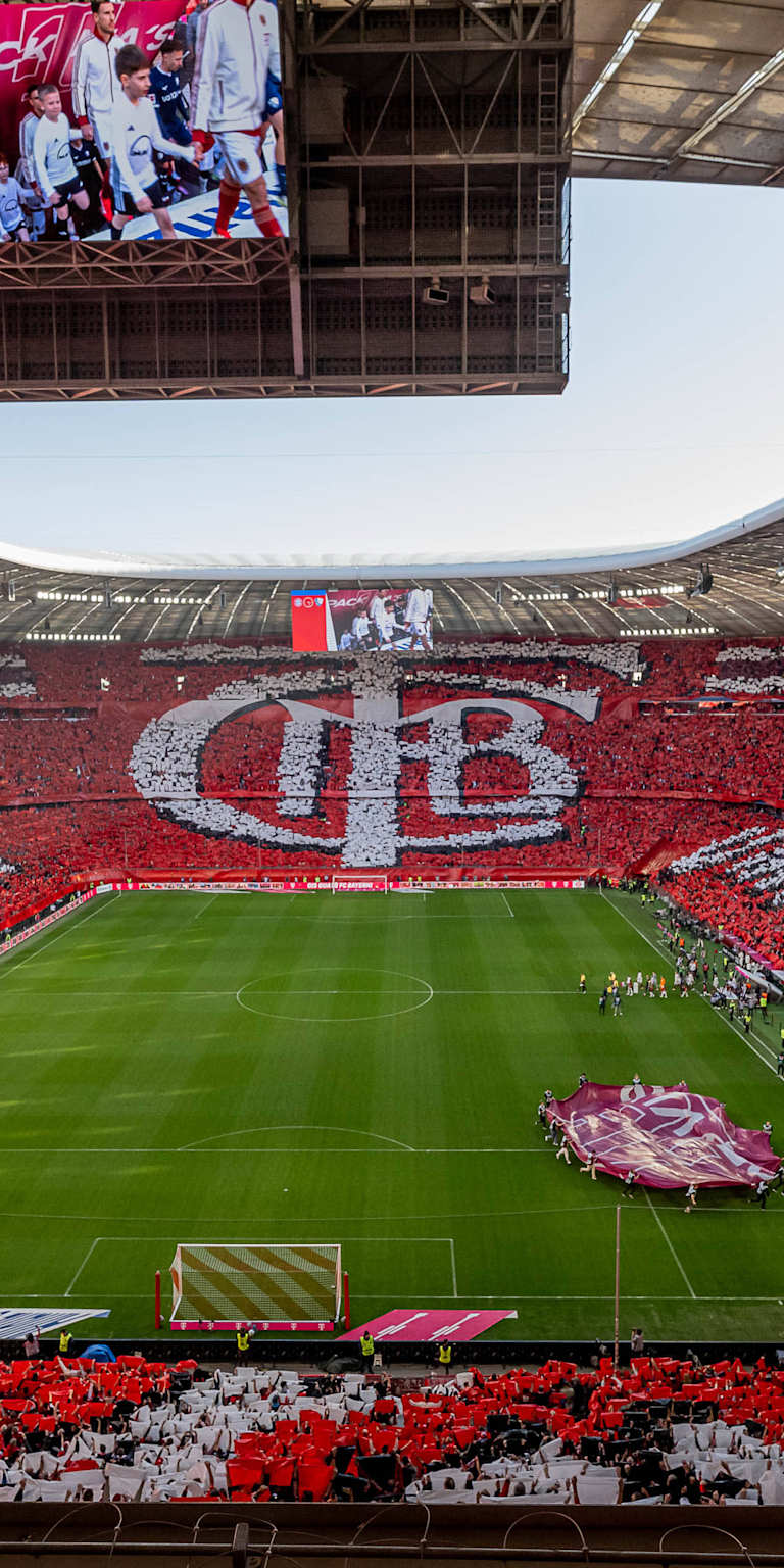 Chore des FC Bayern in der Allianz Arena zum 125. Club-Geburtstag