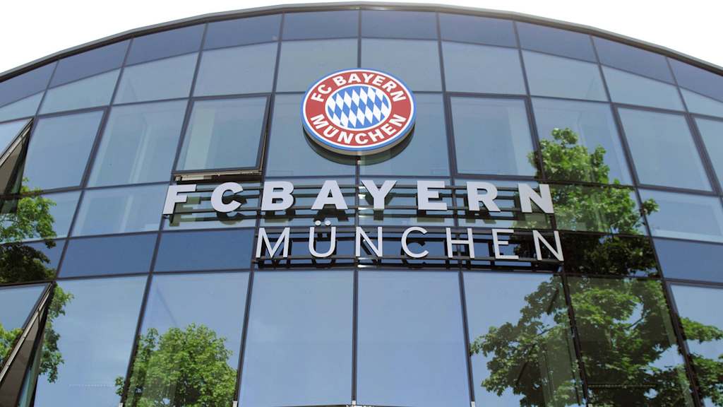 Glasfassade der FCB-Geschäftsstelle