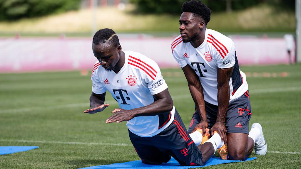 Sadio Mané, Alphonso Davies, FC Bayern.