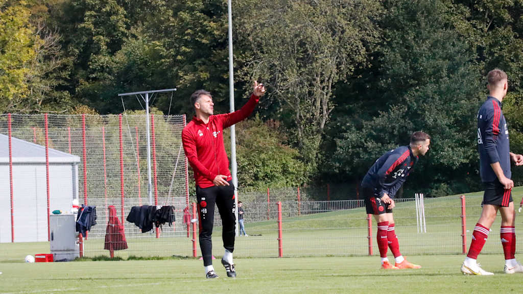 Cheftrainer Martín Demichelis von den FC Bayern Amateuren.