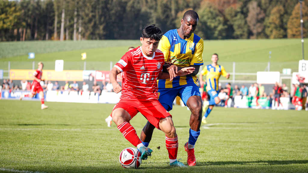 Hyunju Lee von den FC Bayern Amateure im Spiel gegen Pipinsried.