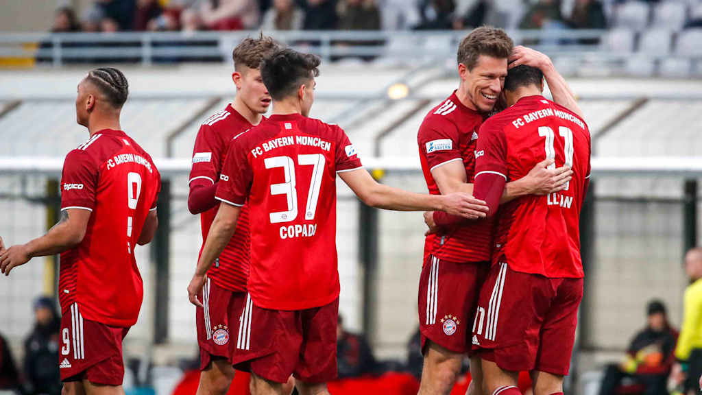 Die FC Bayern Amateure im Topspiel gegen Schweinfurt.