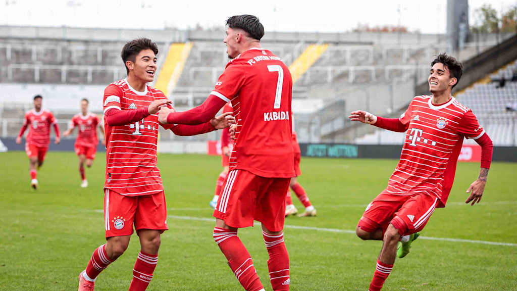 Yusuf Kabadayi bei seinem Siegtreffer für die FC Bayern Amateure gegen die Würzburger Kickers.