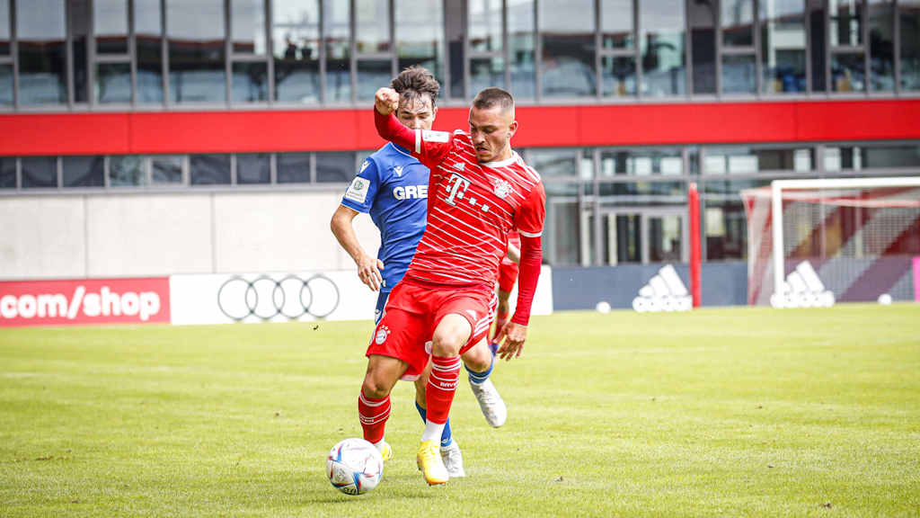 Die U19 des FC Bayern im Spiel gegen den Karlsruher SC.