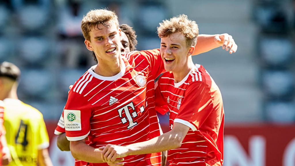 Die U17 des FC Bayern im Spiel gegen Saarbrücken.