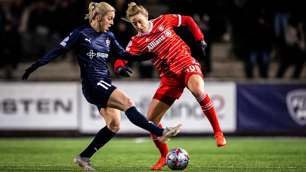 FC Bayern Women, Carolin Simon, duel
