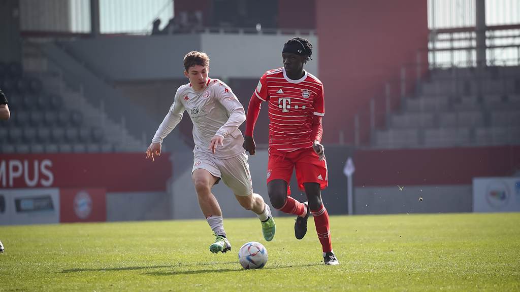 FC Bayern, U17, Manuel Pisano, Zweikampf