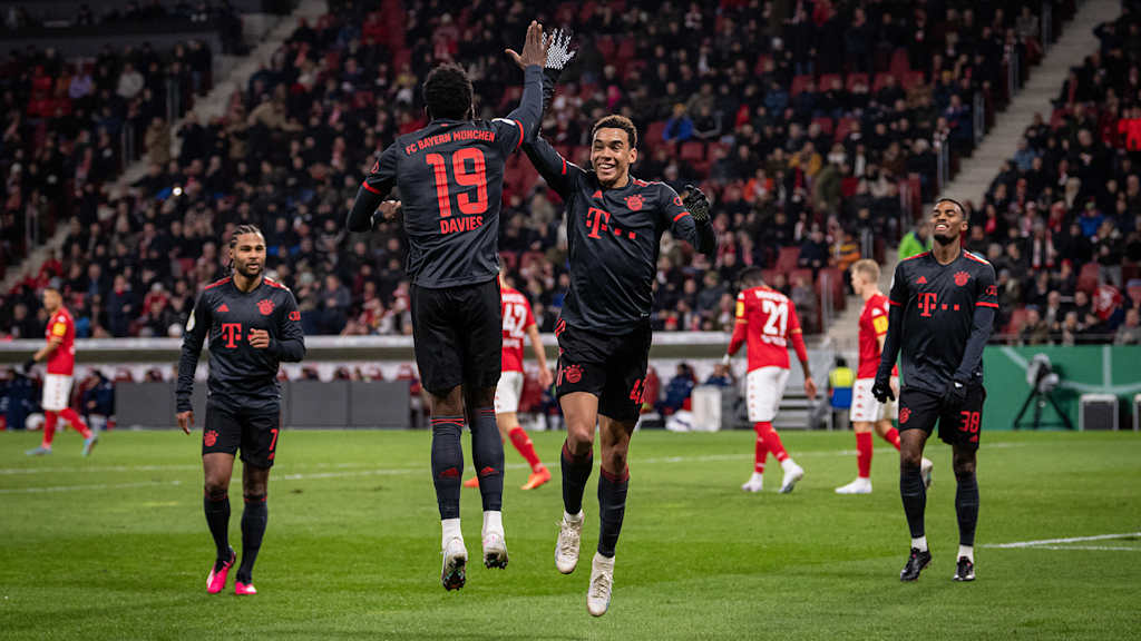 Jamal Musiala, Alphonso Davies, FC Bayern