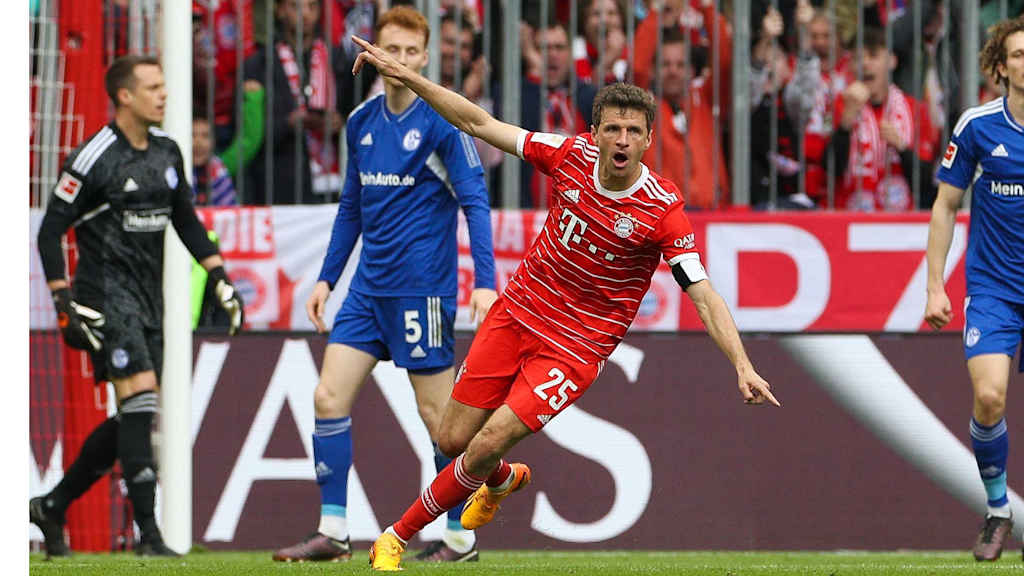 FC Bayern celebration Thomas Mueller Schalke 04