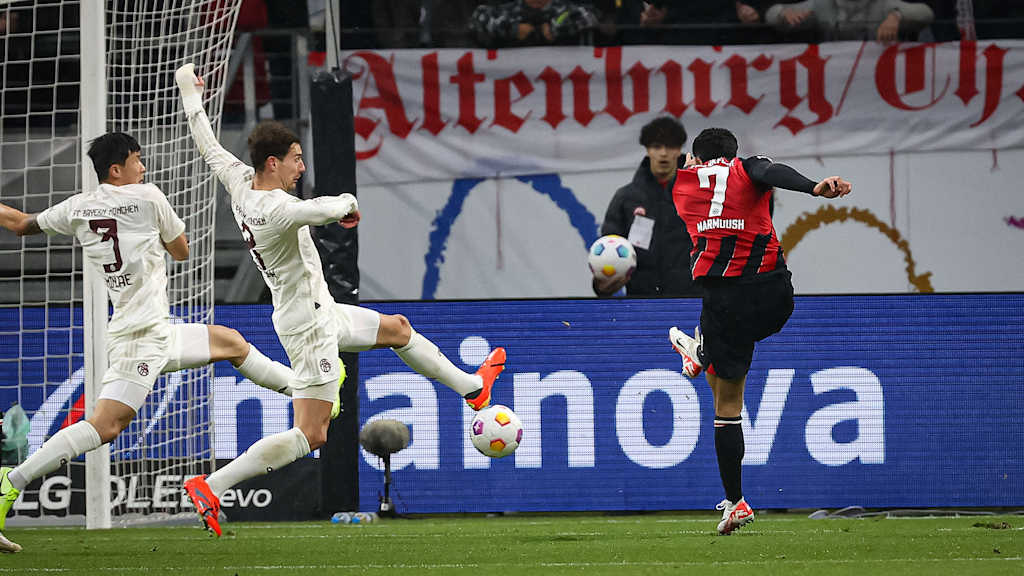 jugada partido Bundeslig Eintracht Frankfurt FC Bayern