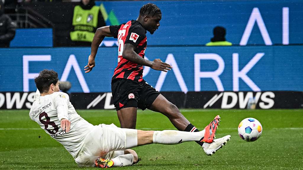jugada partido Bundeslig Eintracht Frankfurt FC Bayern