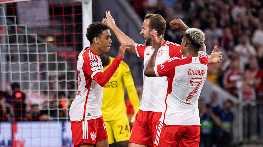 Torjubel Harry Kane mit seinen Mitspielern im Champions League-Heimspiel gegen Manchester United.