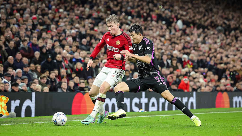 Minjae Kim gegen Manchester United