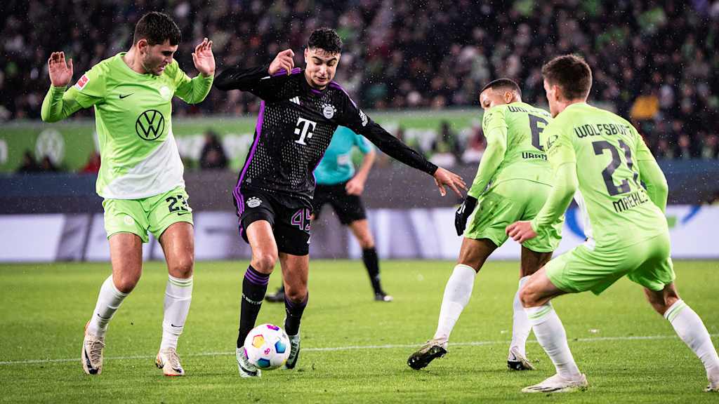 Spielszene aus dem Bundesliga-Duell VfL Wolfsburg gegen FC Bayern
