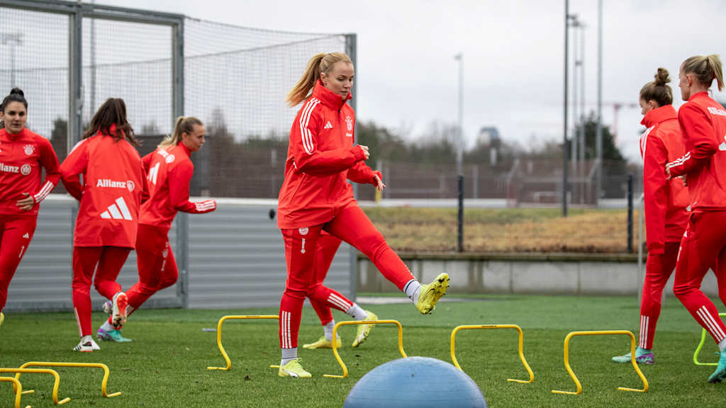 Die FC Bayern Frauen haben ihre Vorbereitung auf die zweite Saionhälfte begonnen.