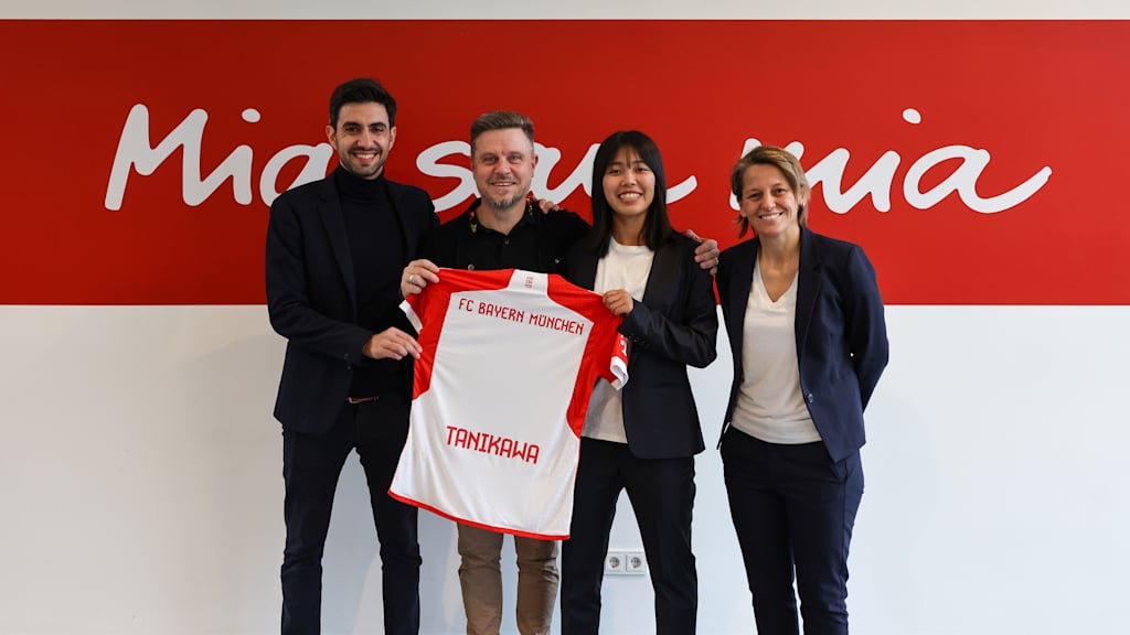 Momoko Tanikawa am FC Bayern Campus
