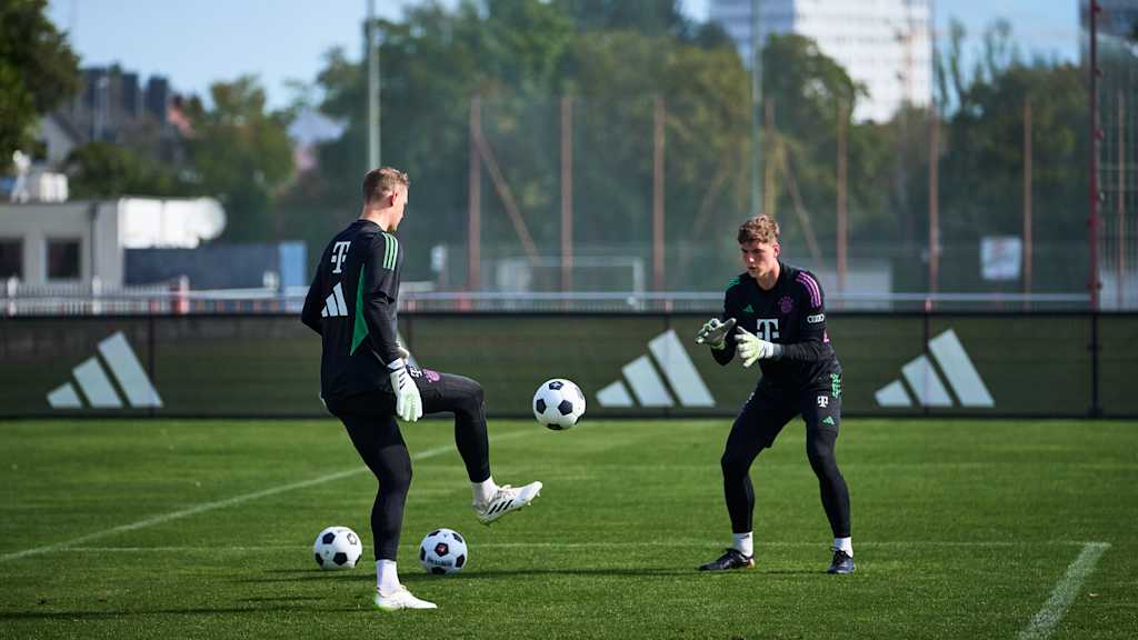 Max Schmitt im Training mit Manuel Neuer.