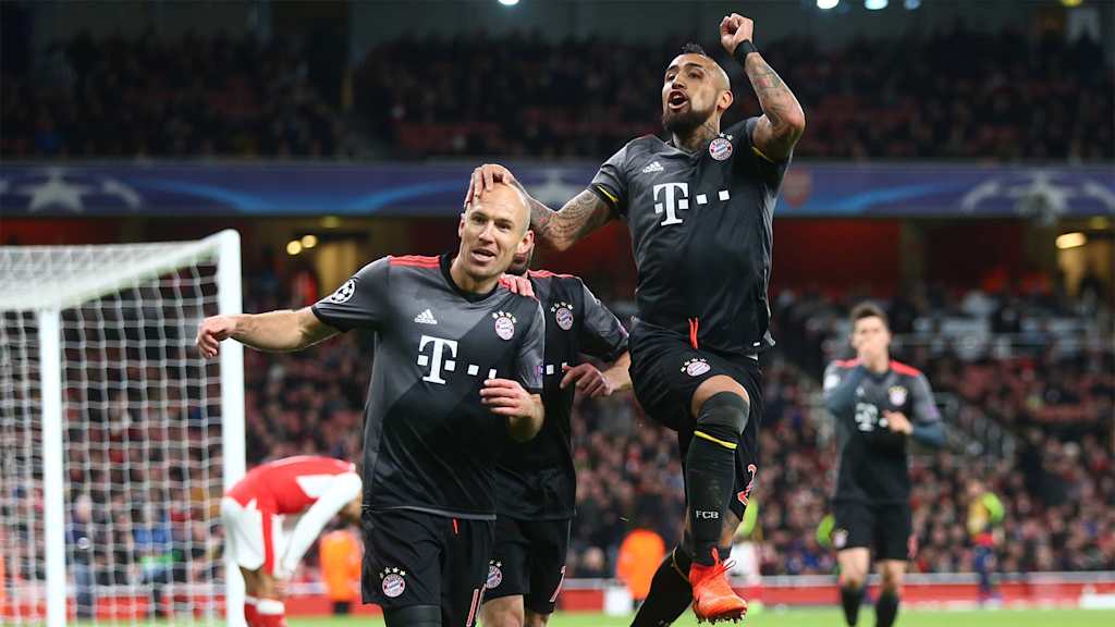 Los jugadores del Bayern celebran la victoria en octavos de Champions 2017