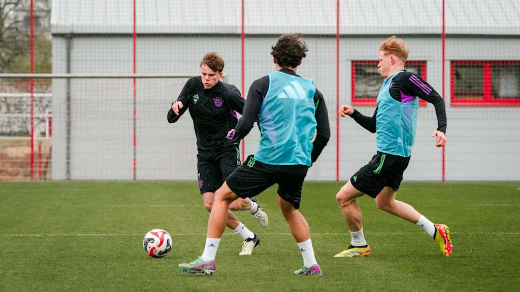 Jonathan Asp Jensen im Training der FC Bayern Amateure