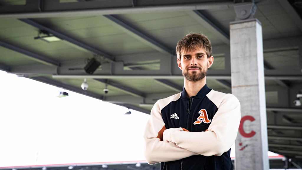 Im alten Wohnzimmer: Luca Denk hat fünf Jahre am FC Bayern Campus gewohnt.