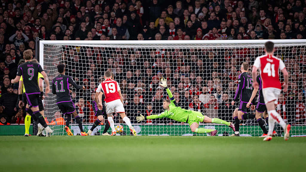 Jugada del partido correspondiente a los cuartos de final de la Champions League entre el FC Arsenal y el FC Bayern
