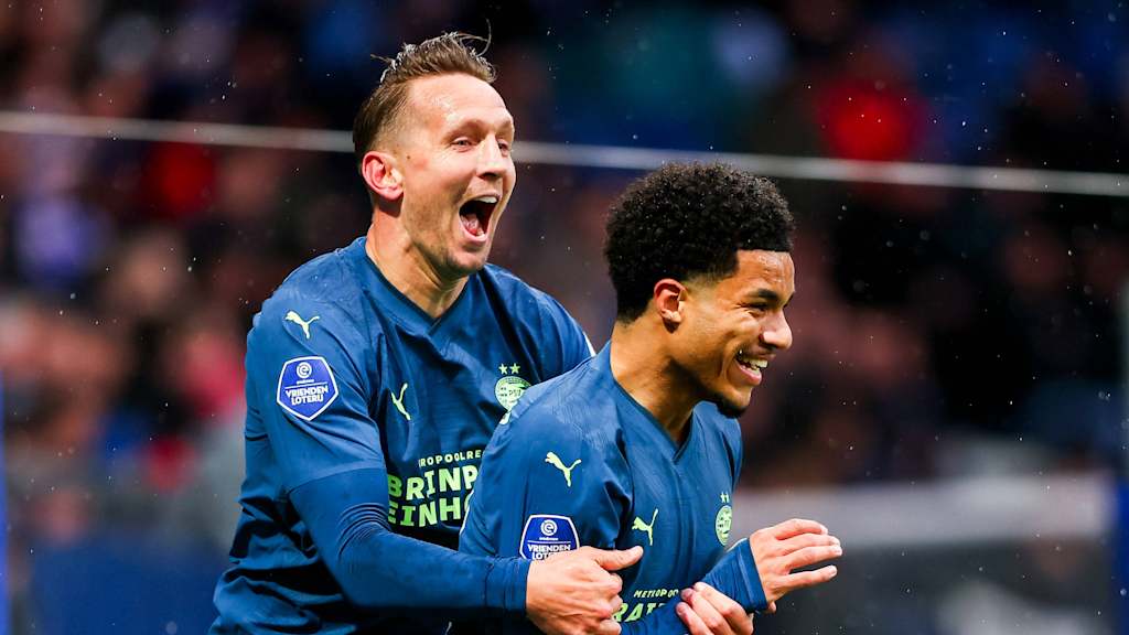 Malik Tillman in action for PSV.