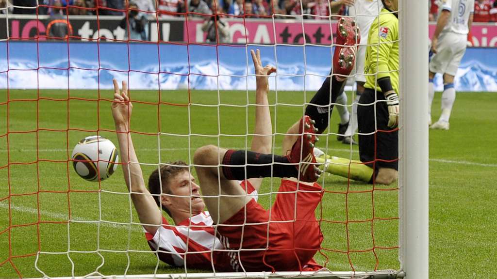 Müller bagged a hat-trick against Bochum in May 2010 to lead Bayern to victory.