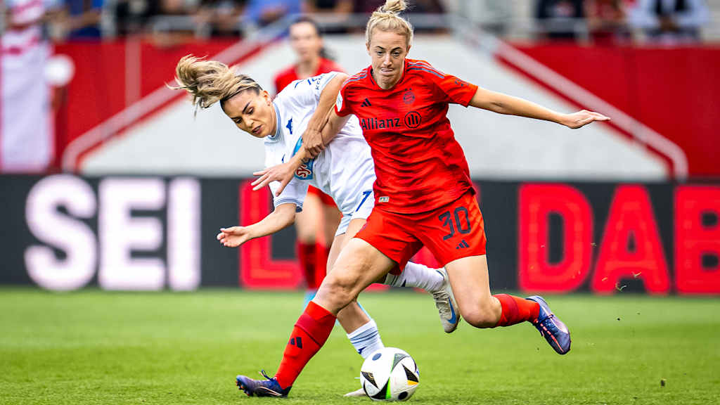 Carolin Simon im Spiel der FC Bayern Frauen gegen die TSG Hoffenheim