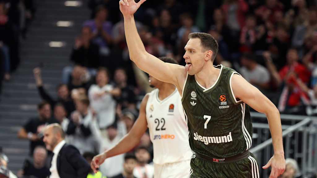 In their opening match, Bayern, led by center "Jo" Voigtmann, celebrated a surprising victory over Real Madrid.