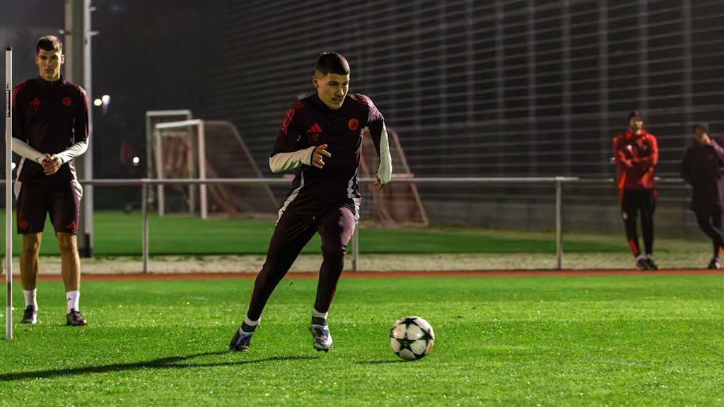Felipe Chavez im Training der FC Bayern U19.
