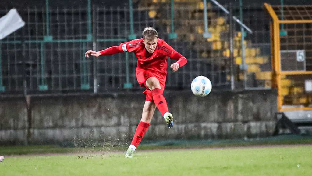 Kurt Rüger im Spiel der FC Bayern Amateure beim FC Augsburg II