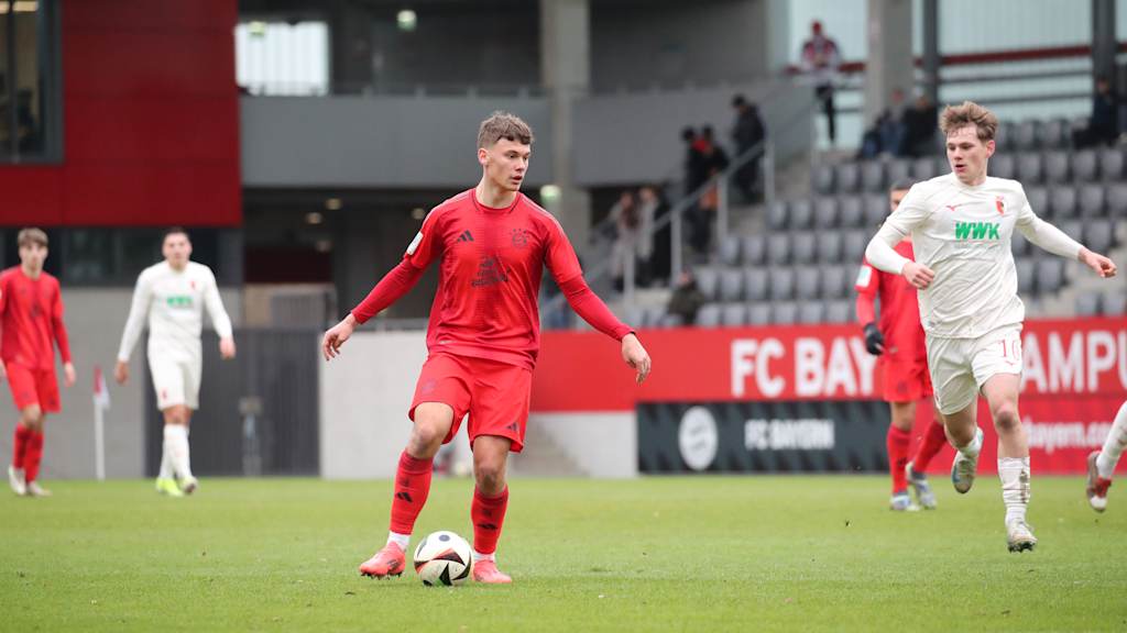 Louis Richter, im Spiel der FC Bayern U19 gegen den FC Augsburg