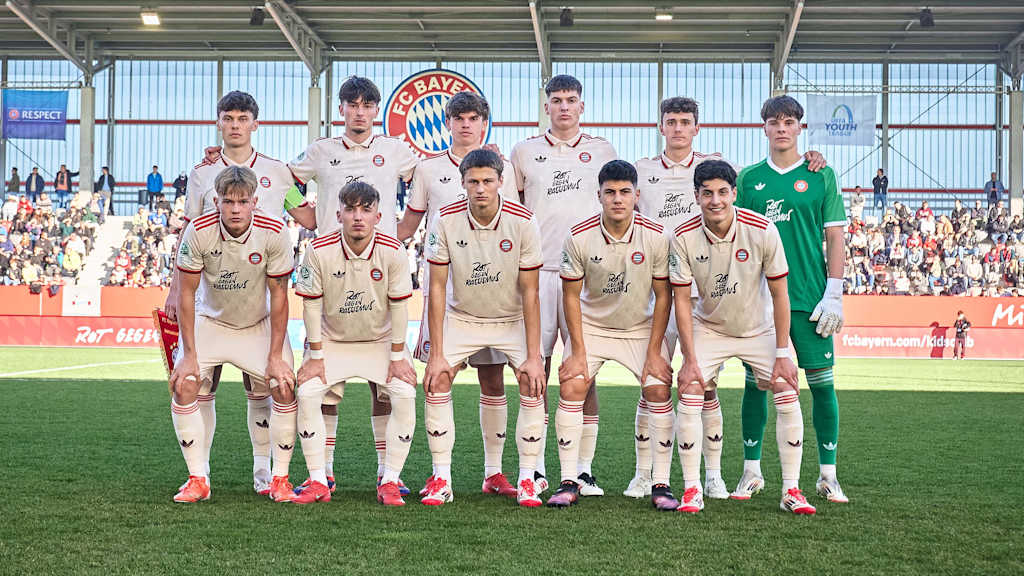 Teamfoto der FC Bayern U19 in der Youth League vor dem Duell mit Inter Mailand.