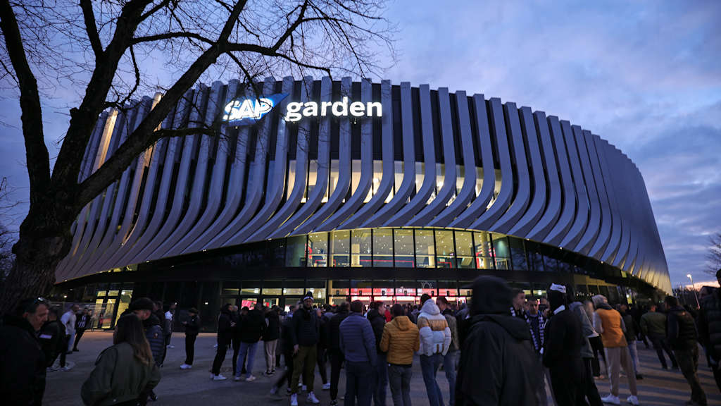Der SAP Garden im Münchner Olympiapark von außen
