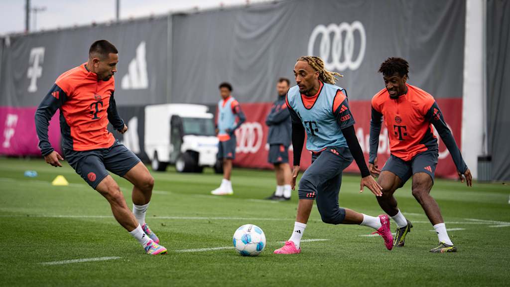 Sacha Boey entrenamiento fc bayern