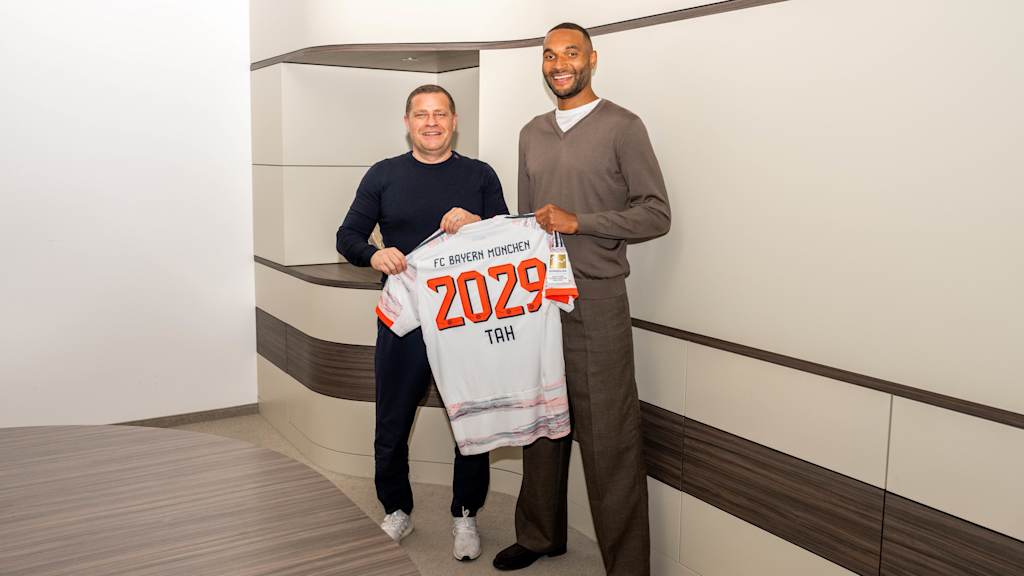 FC Bayern board member for sport, Max Eberl, with Jonathan Tah