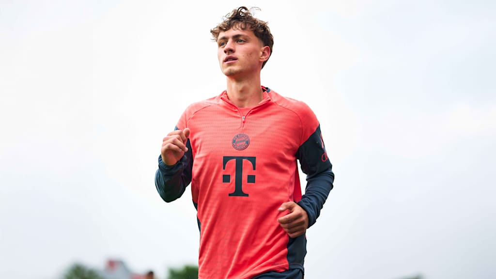 Maurice Krattenmacher im Training des FC Bayern