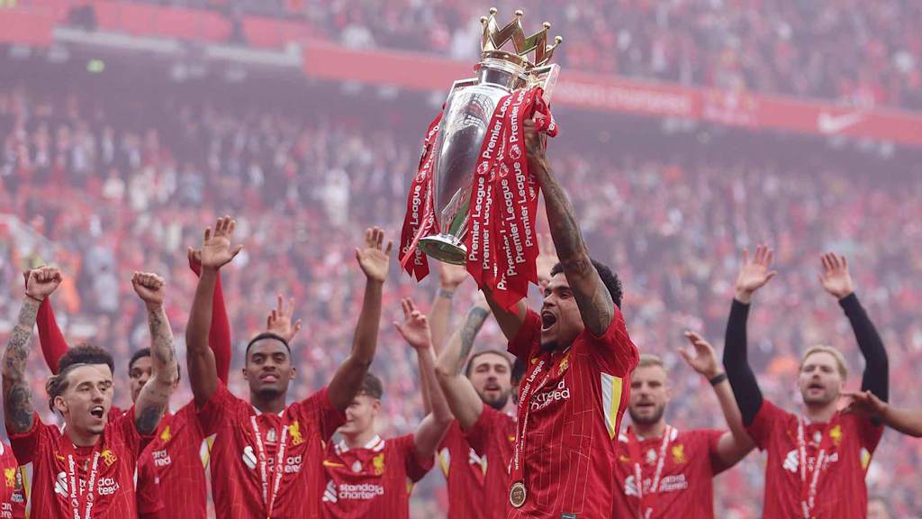 Luis Diaz celebrates the 2025 Premier League title with Liverpool.