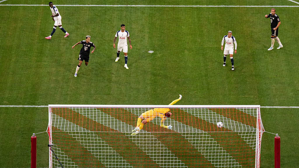 Lennart Karl marca 3-0 partido amistoso FC Bayern Tottenham Hotspur