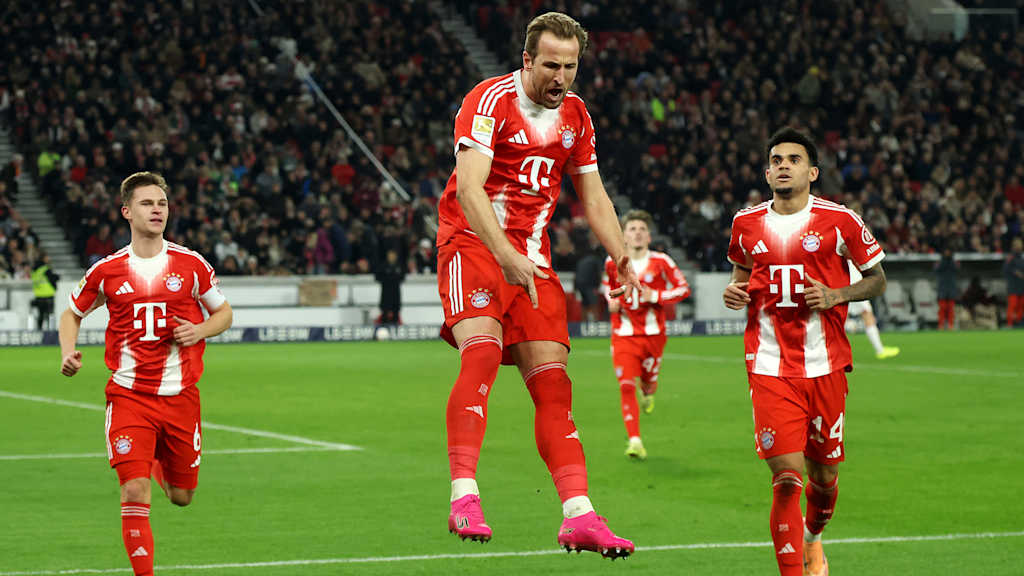 Harry Kane jubelt nach dem Tor zum 4:0 im Bundesliga-Spiel des FC Bayern beim VfB Stuttgart