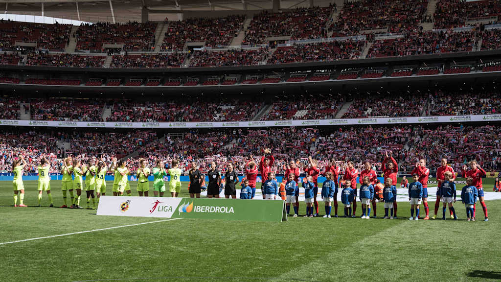 Atlético Madrid und der FC Barcelona vor der Partie im Estadio Metropolitano 2019.