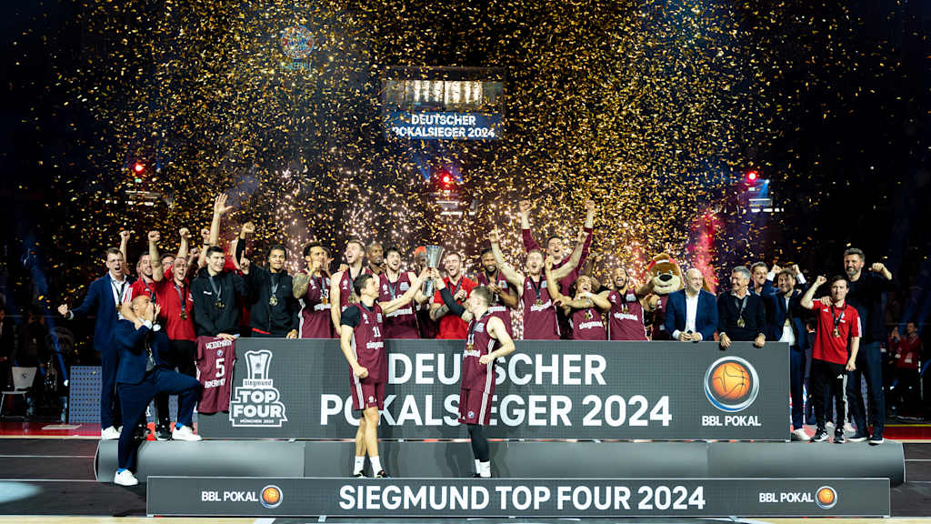 Bayern-Basketballer feiern den Pokalsieg