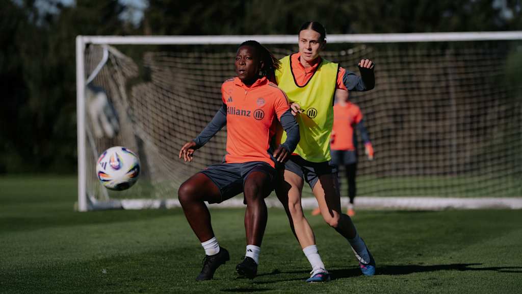 Bernadette Amani während einer Trainingseinheit der FC Bayern Frauen.